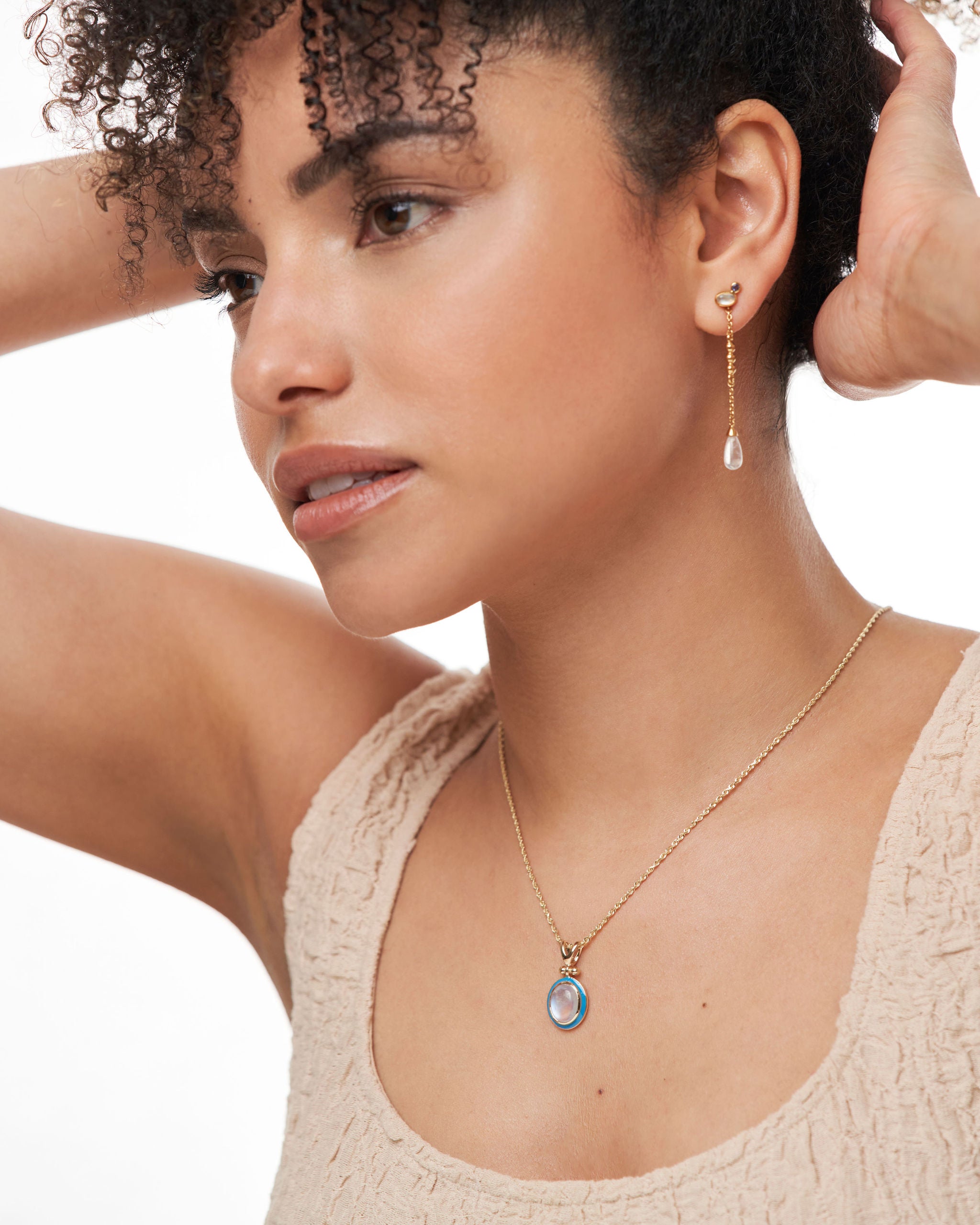 Sheila Pendant Rainbow Moonstone