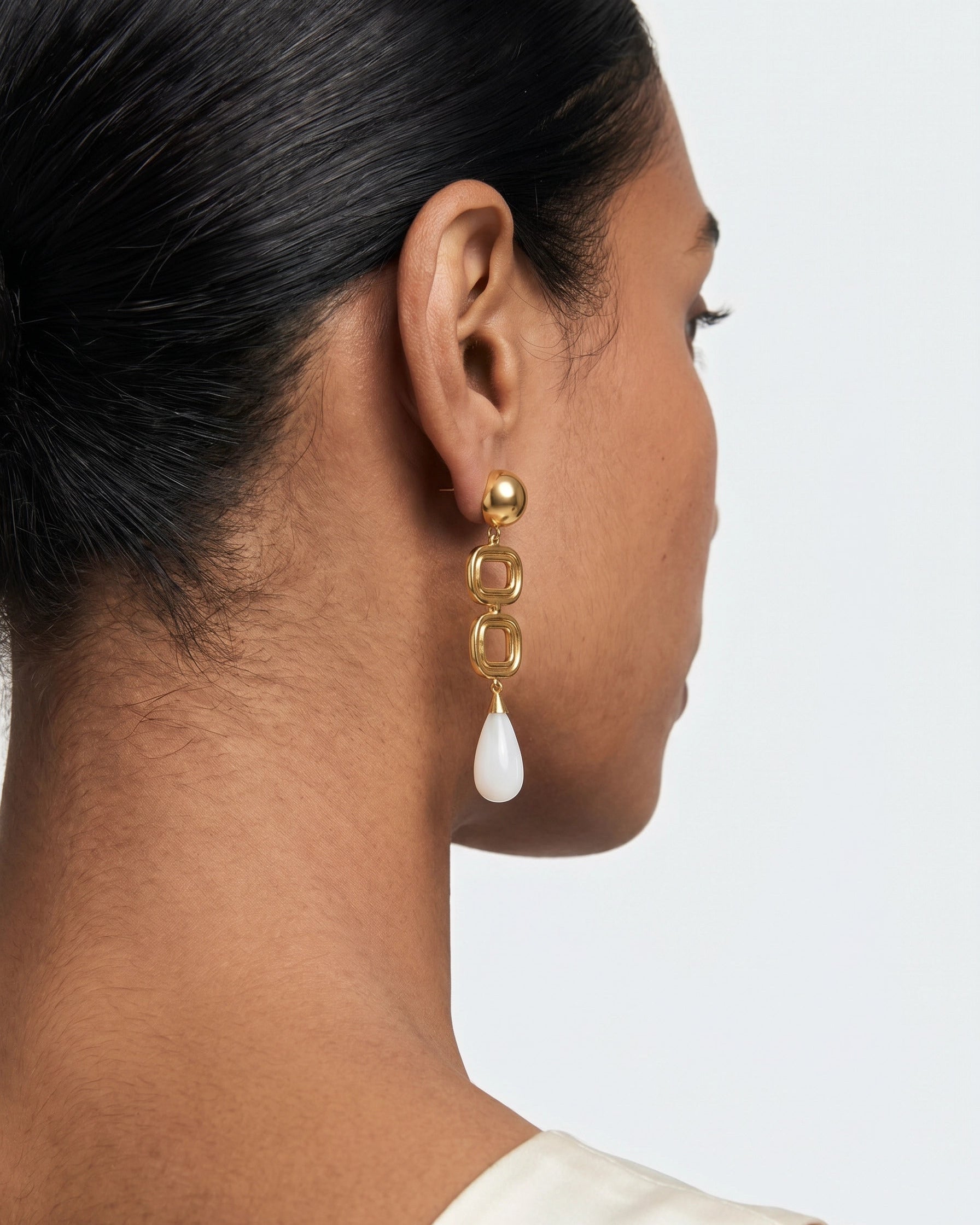 Marcela Earrings - White Agate