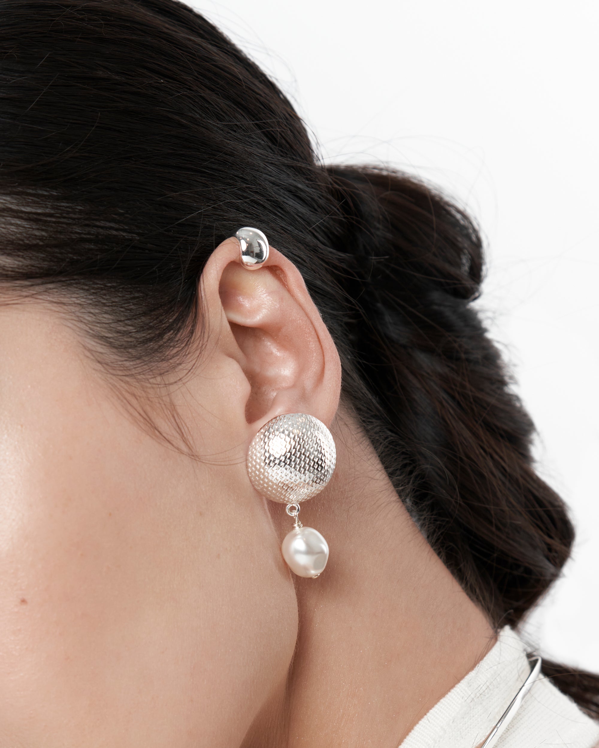 Lara textured drops Silver and White Pearl