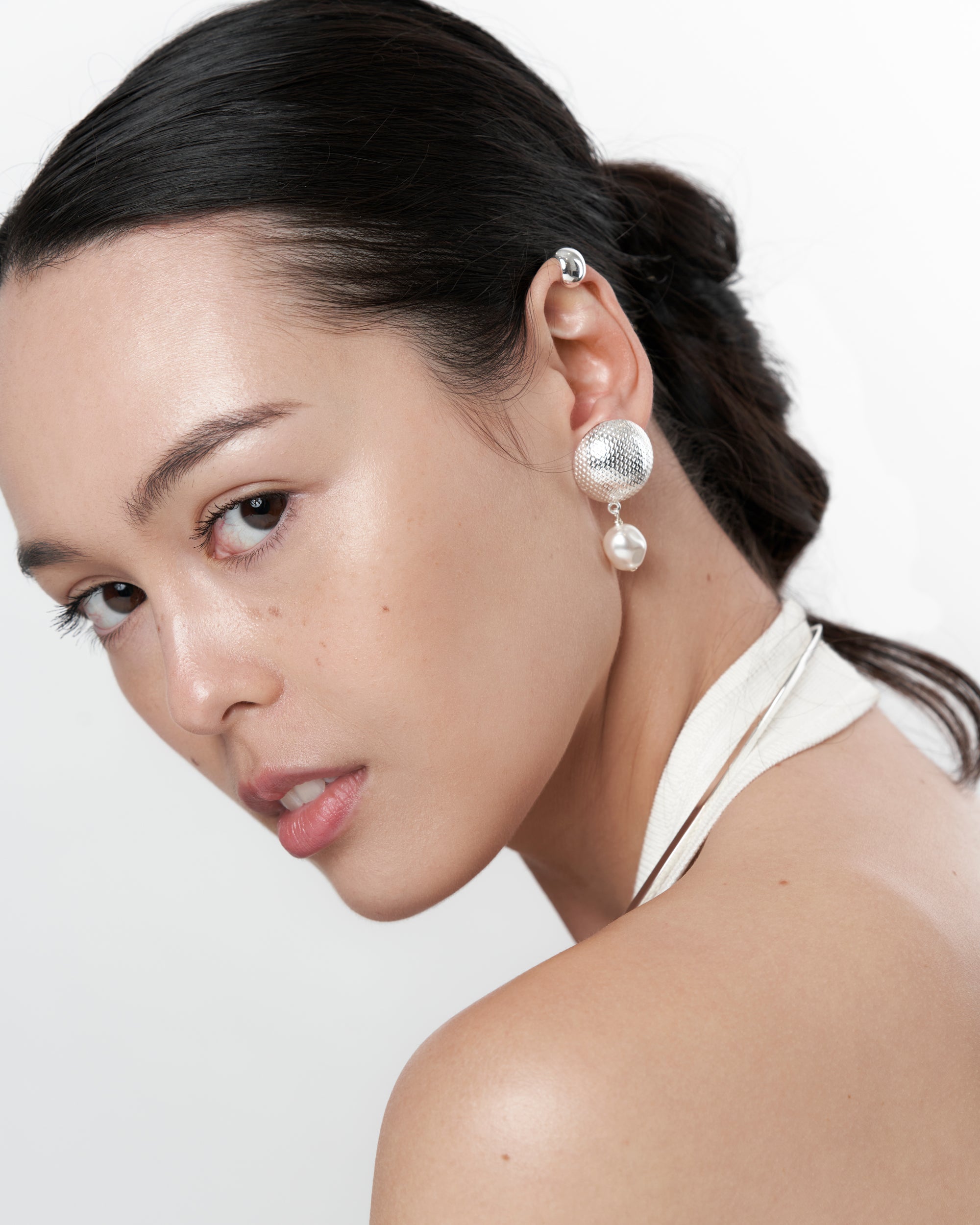 Lara textured drops Silver and White Pearl