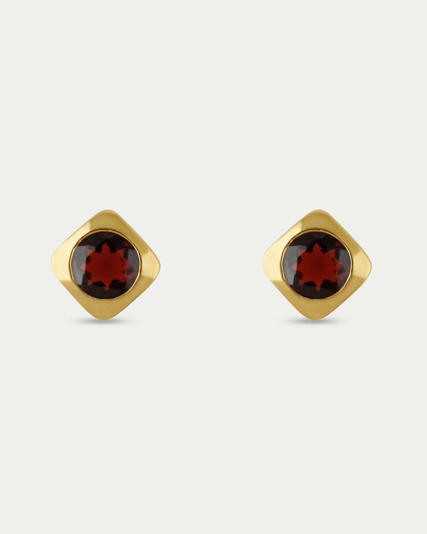 Deco Studs Gold - Garnet