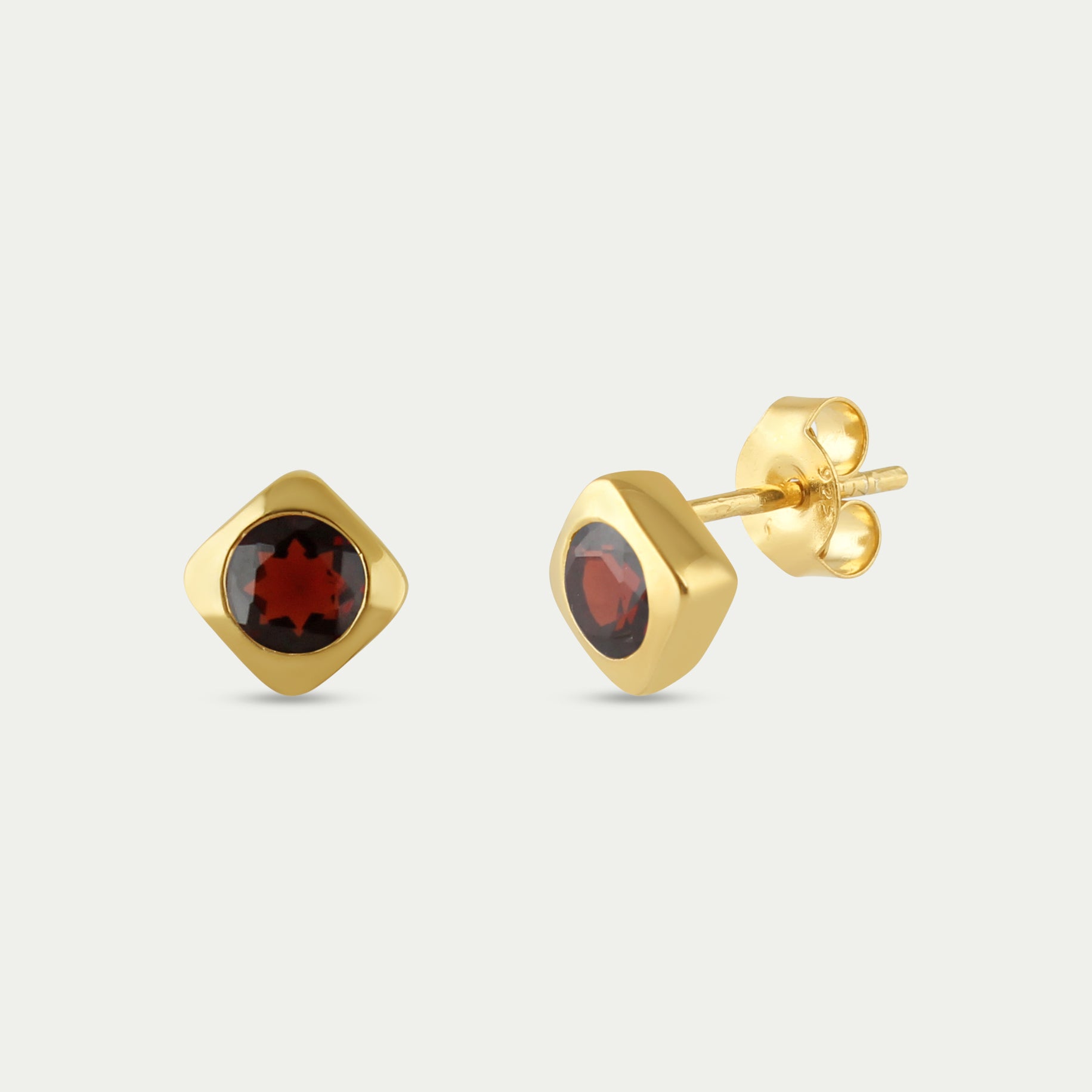 Deco Studs Gold - Garnet