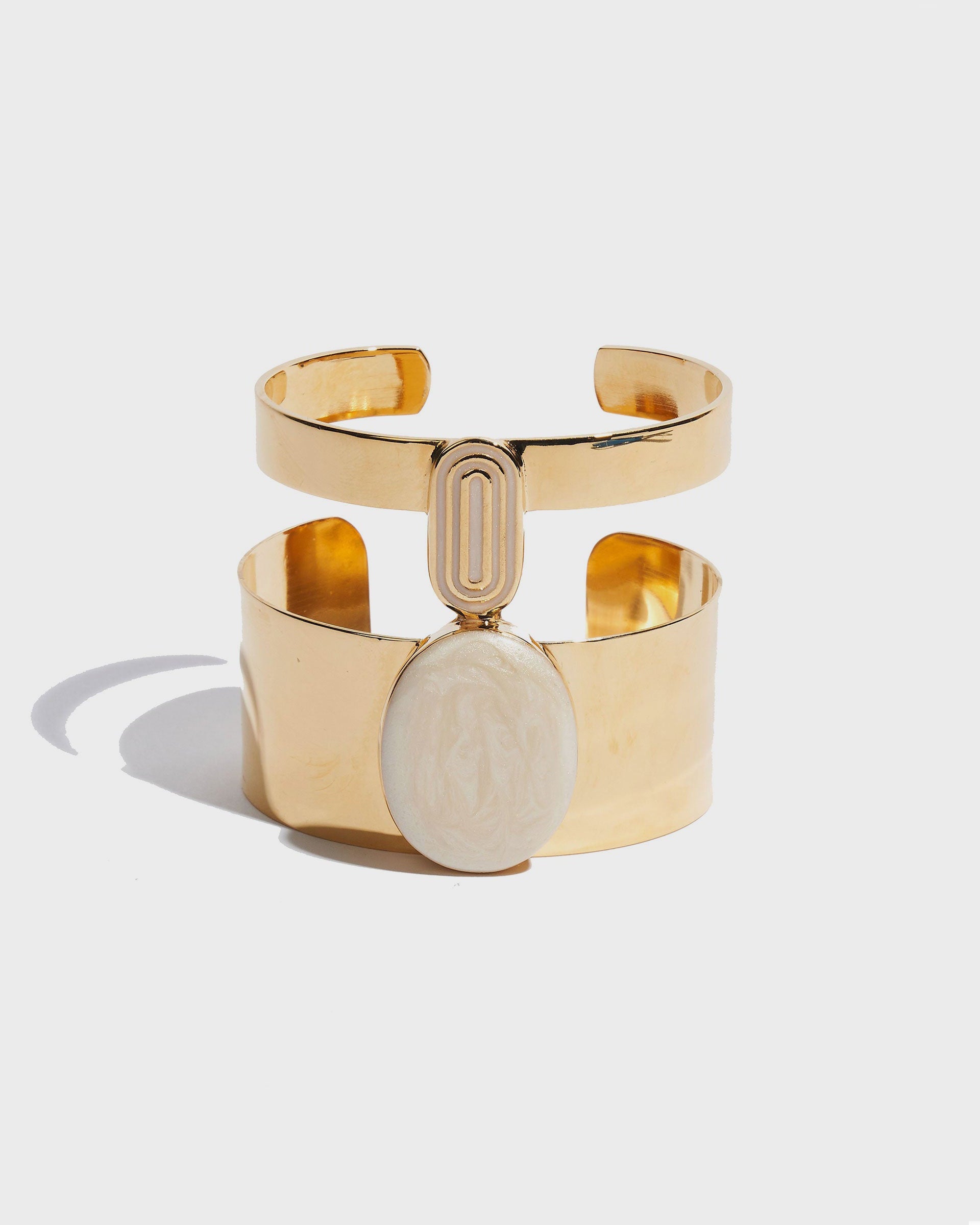 Valeria Cuff Pearl