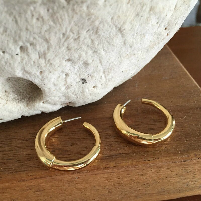 Medium Maggie Hoops - 14K Gold - SOPHIE BLAKE NY